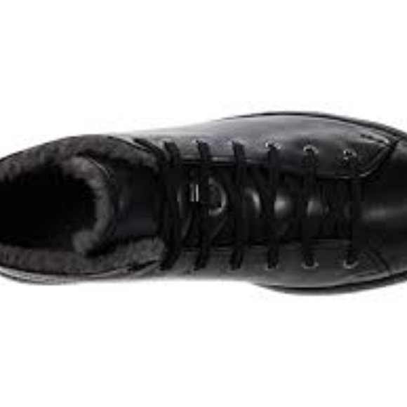 UGG Pismo black leather sneaker. Size: 9, 10 - Picture 9 of 10